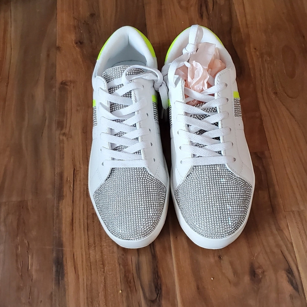 JustFab Girl's Sneaker with Glitter Size 9